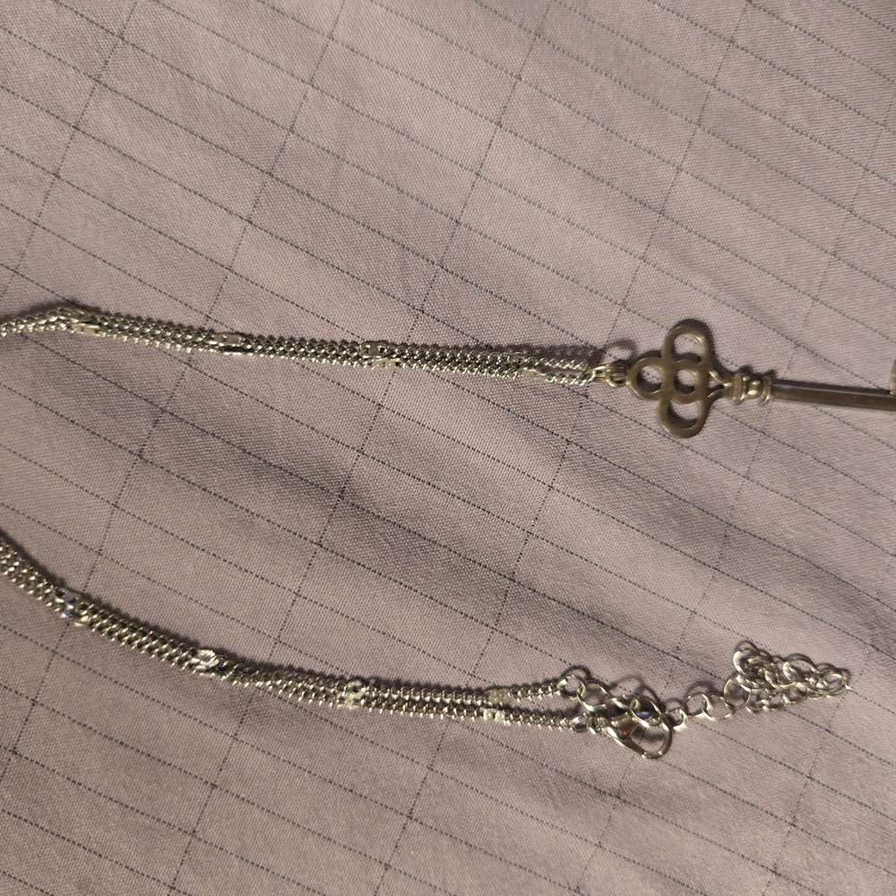 Elegant Silver Key Pendant Necklace